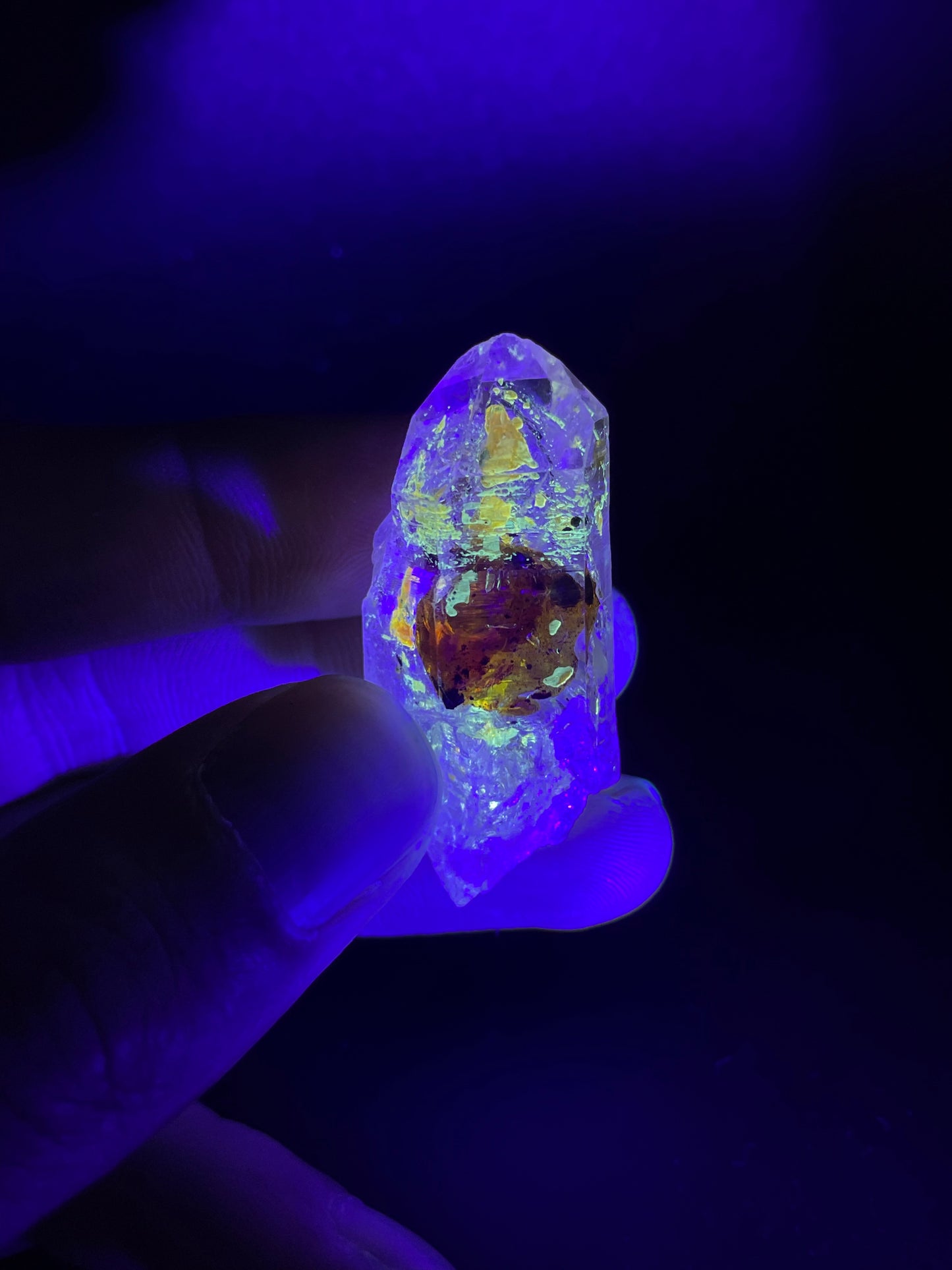 Petroleum included Quartz, Madirobe, Tsaratanana, Mahajanga, Madagascar