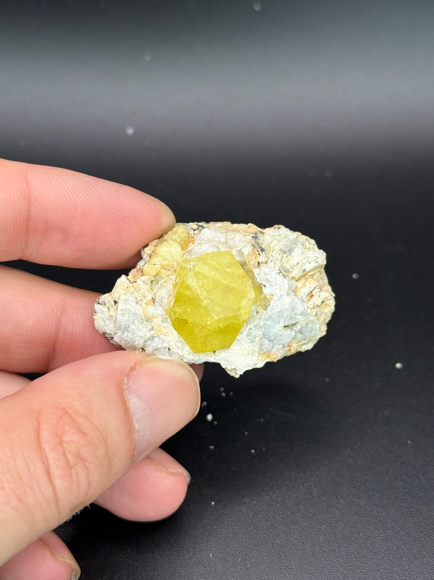 Londonite, Antsongombato, Betafo, Vakinankarata, Madagascar
