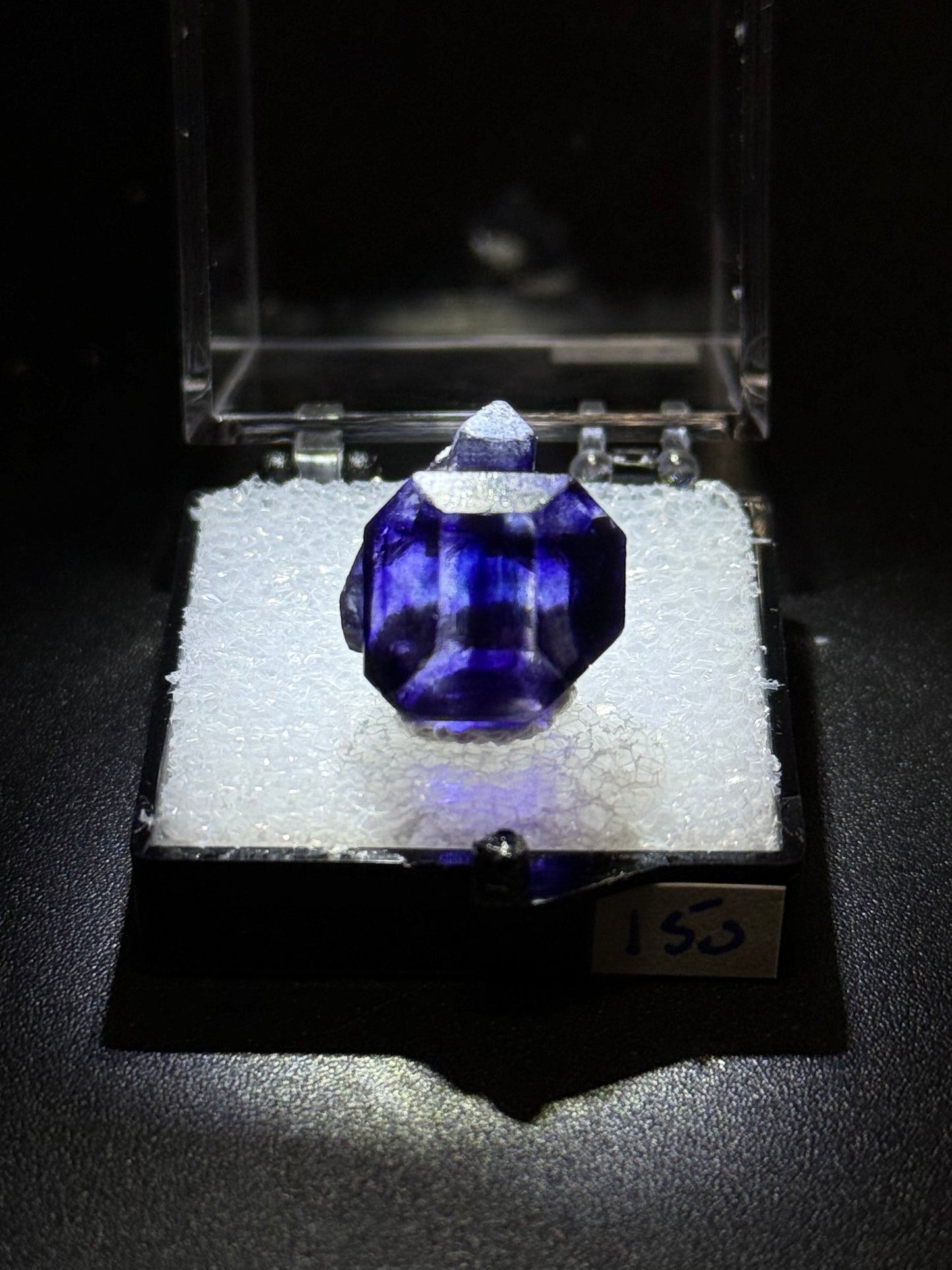 Fluorite (color change), Mandinga Mine, Laguna Brava, Loboy District, Unión Department, Córdoba Province, Argentina.
