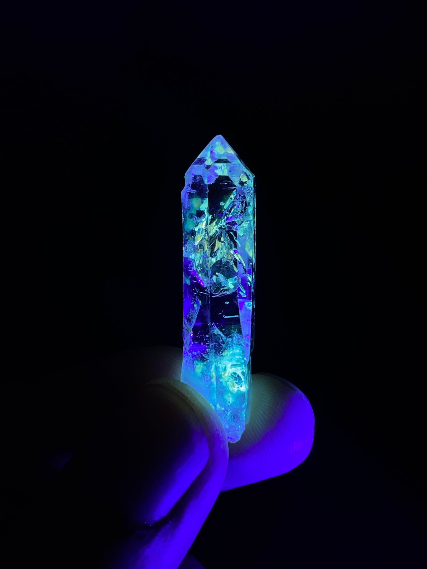 Petroleum included Quartz, Madirobe, Tsaratanana, Mahajanga, Madagascar