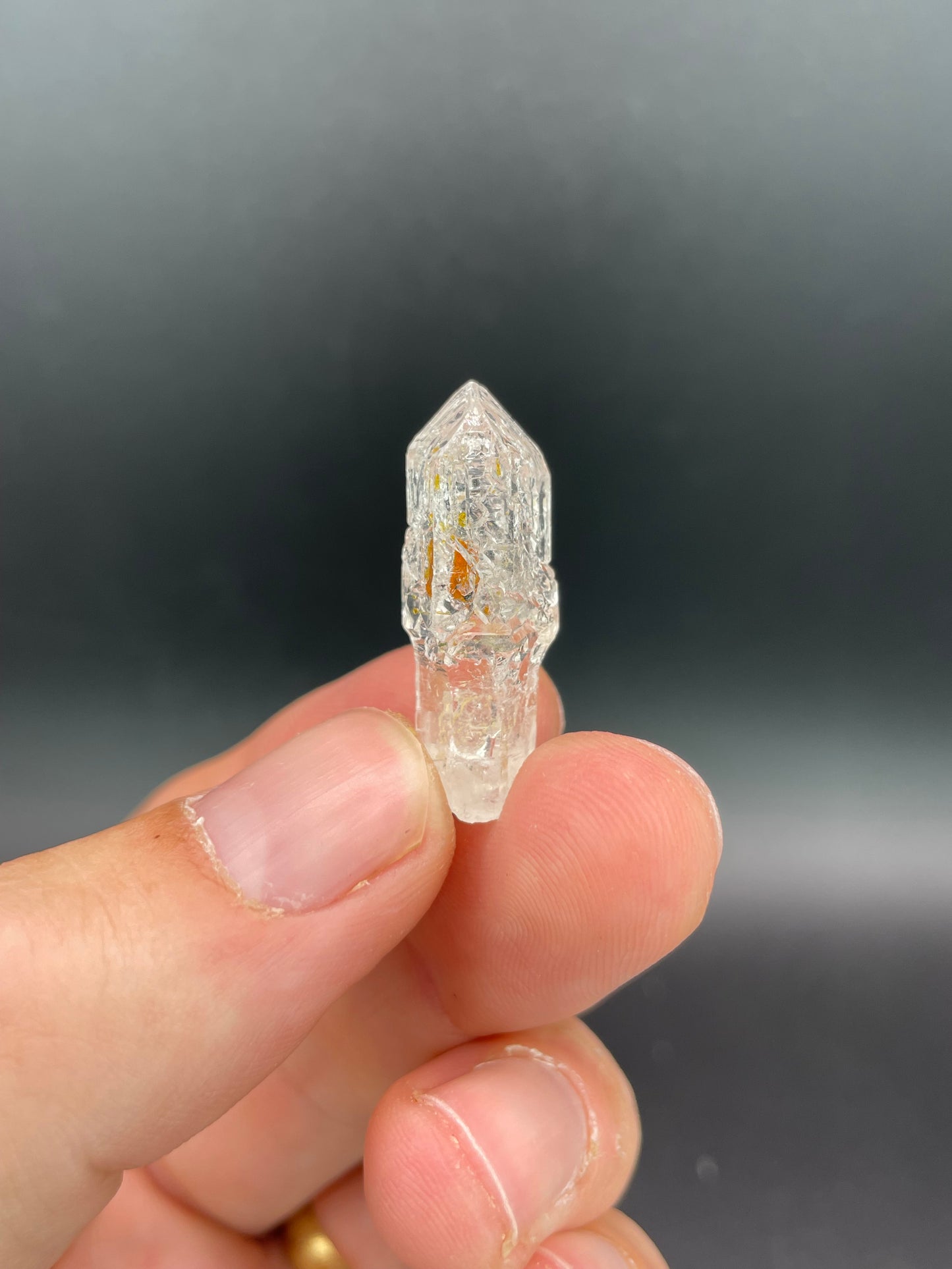 Petroleum include Quartz, Madirobe, Tsaratanana, Mahajanga, Madagascar