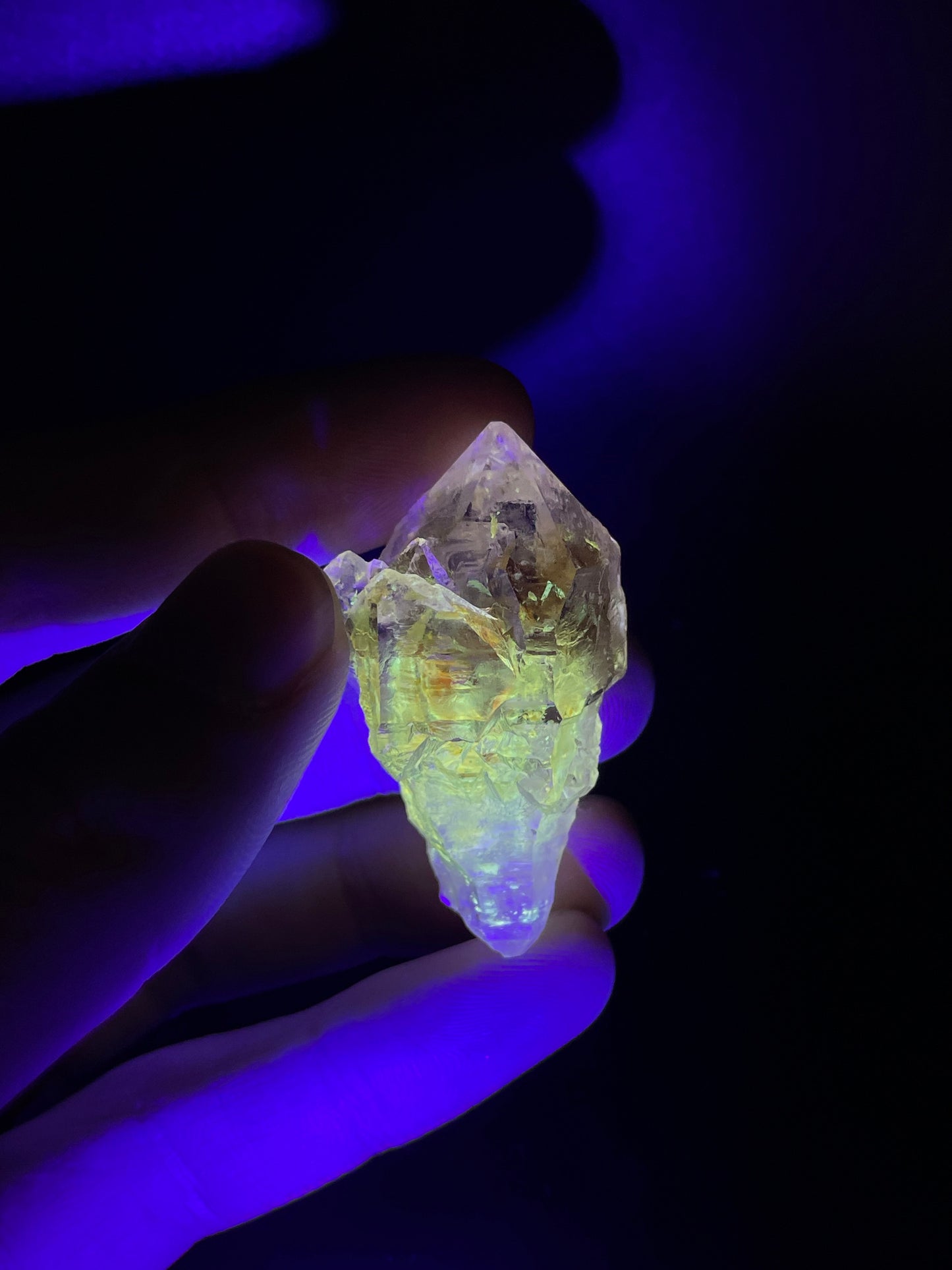 Petroleum included Quartz, Madirobe, Tsaratanana, Mahajanga, Madagascar