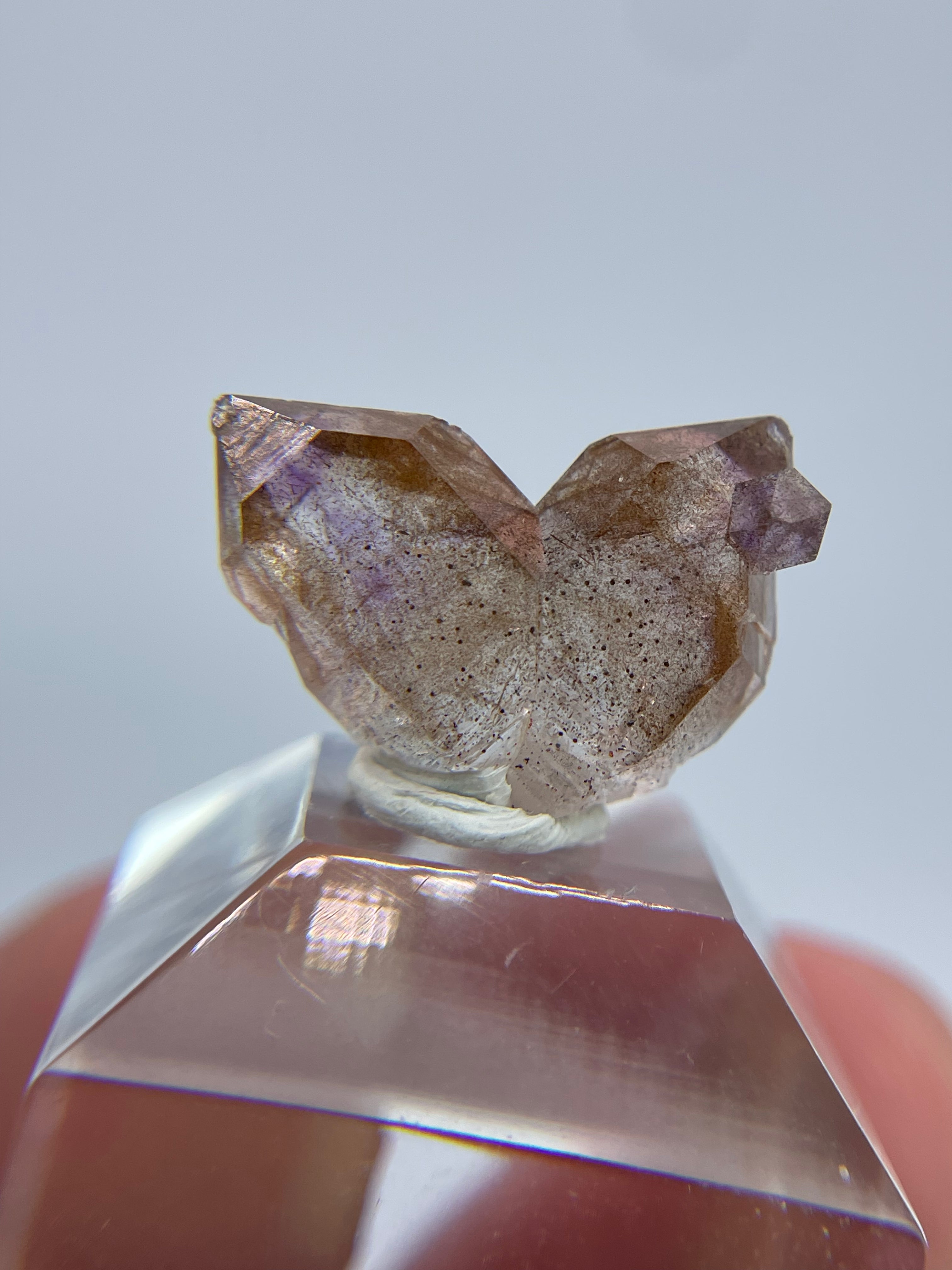 Amethyst Japan Law Twin with Hematite, Marovoalavo Mine Amethyst Japan Law Twin with Hematite, Marovoalavo Mine
