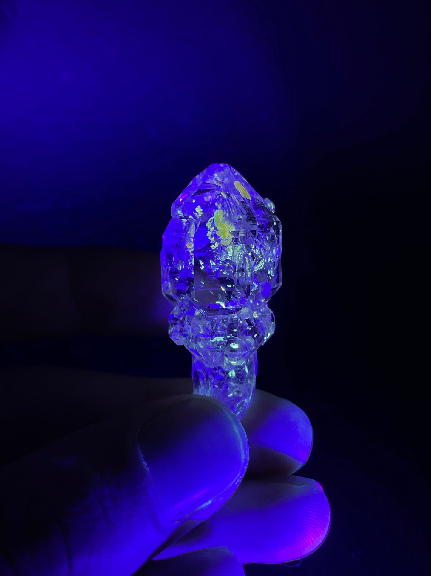 Petroleum included Quartz, Madirobe, Tsaratanana, Mahajanga, Madagascar