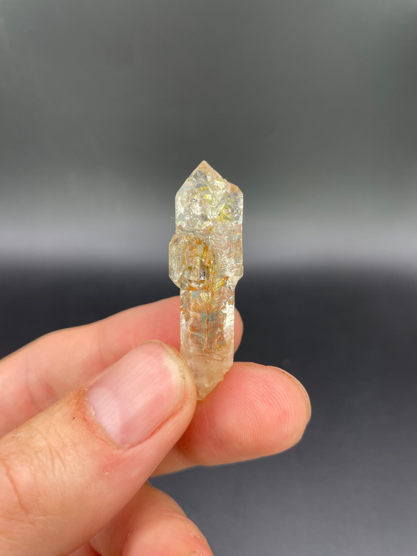 Petroleum included Quartz, Madirobe, Tsaratanana, Mahajanga, Madagascar
