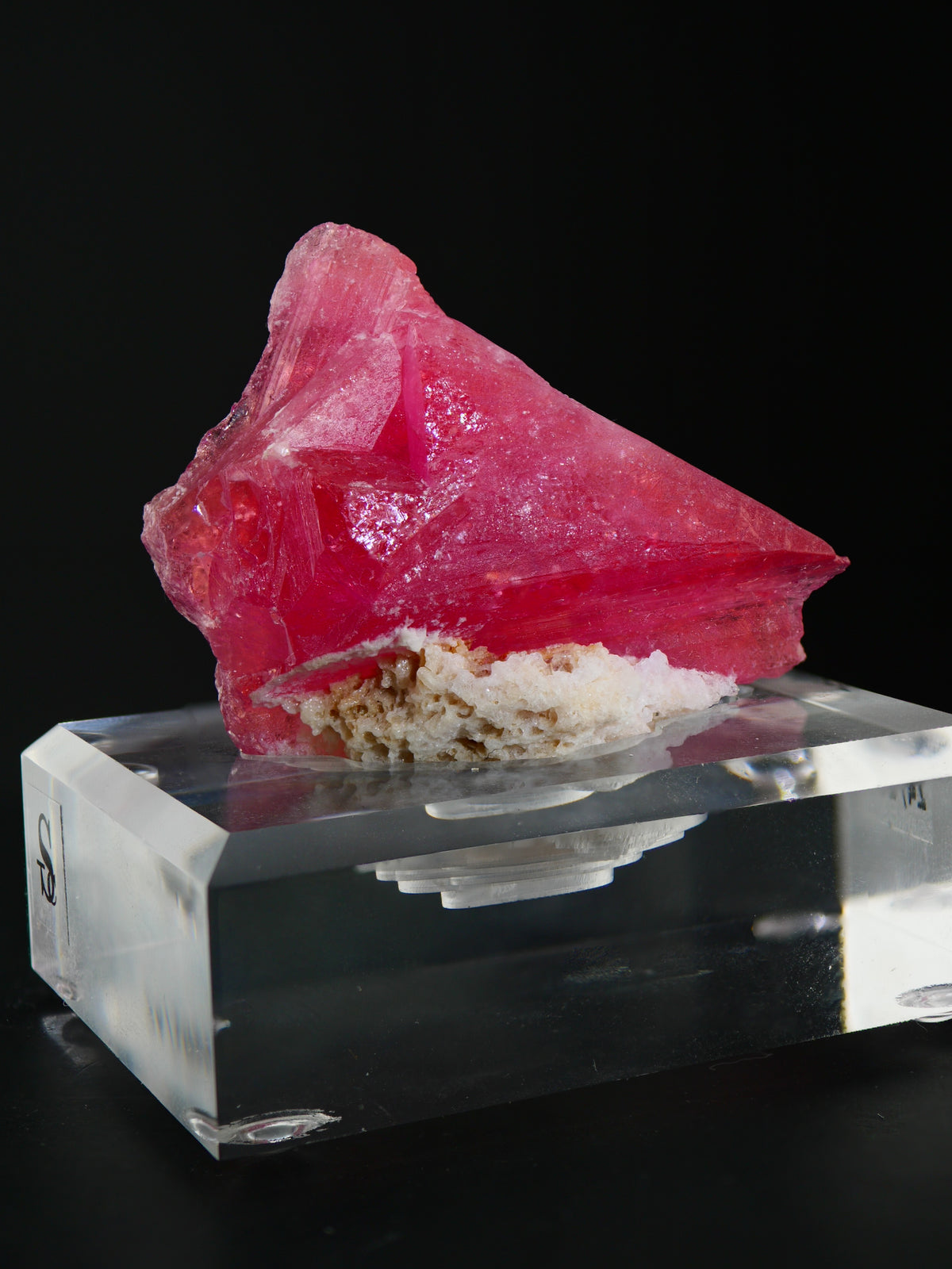 Pezzottaite, Sakavalana mine, Ambatovita, Mandrosonoro area, Amoron'i Mania Region, Fianarantsoa Province, Madagascar