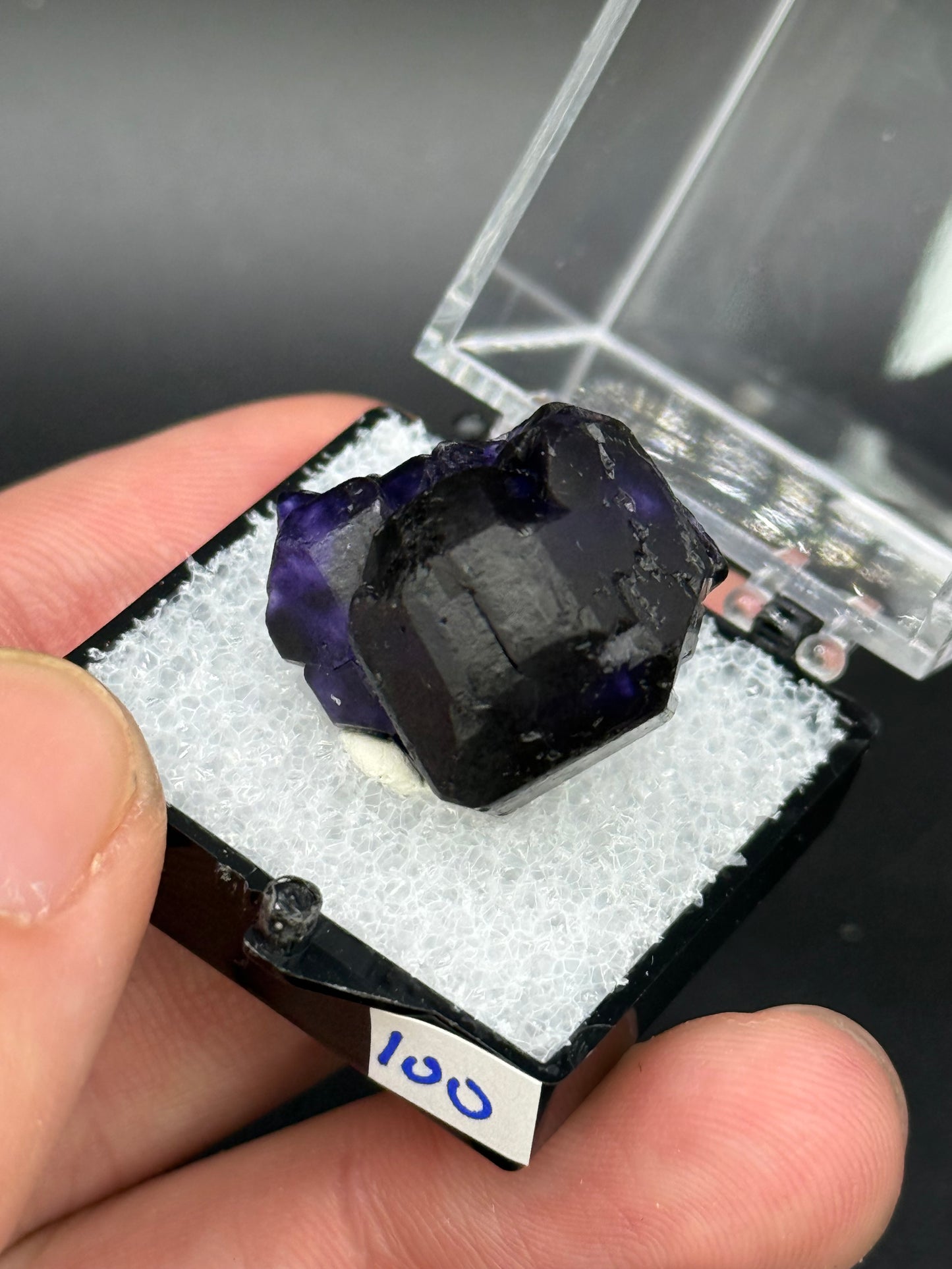 Fluorite (color change), Mandinga Mine, Laguna Brava, Loboy District, Unión Department, Córdoba Province, Argentina.