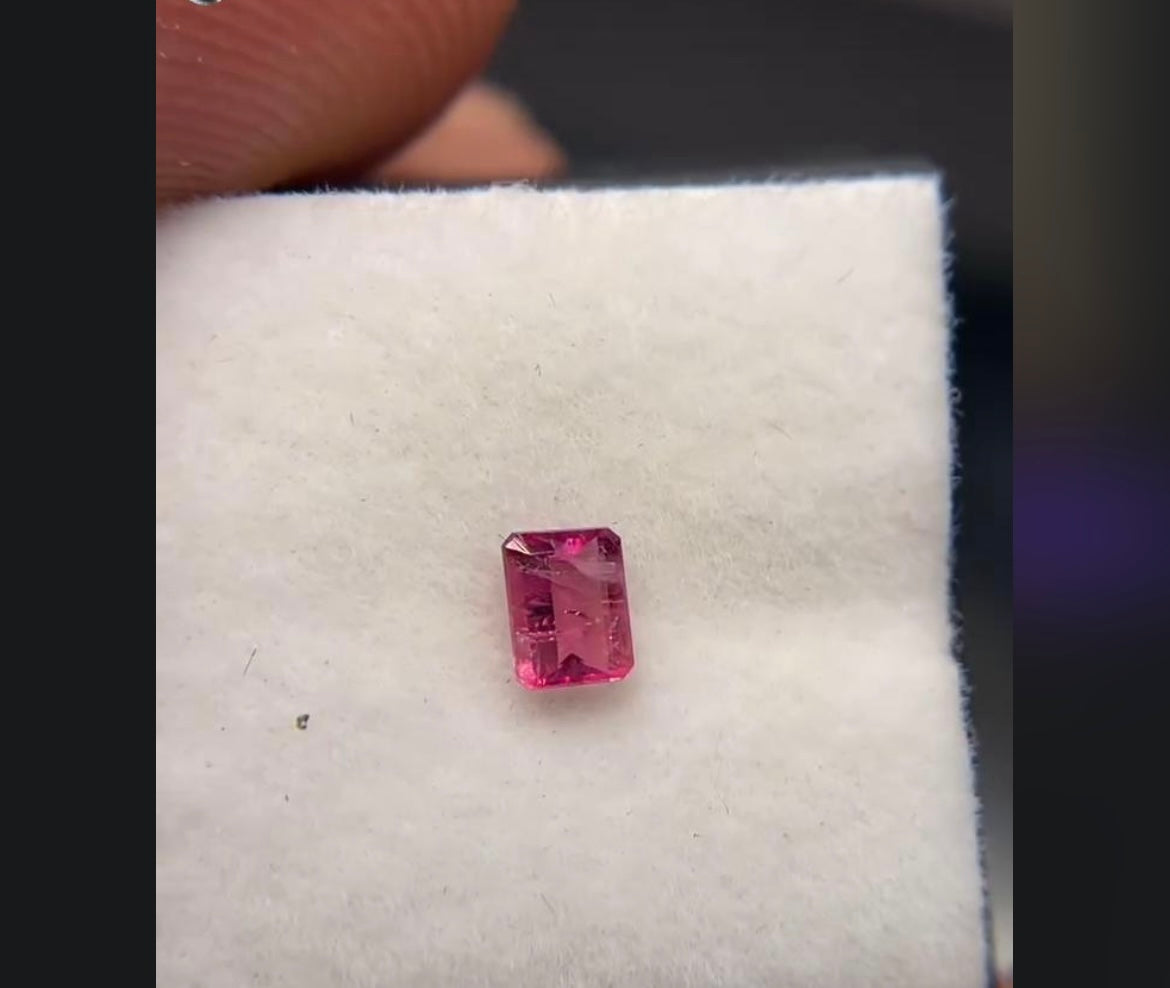 Red beryl gemstone