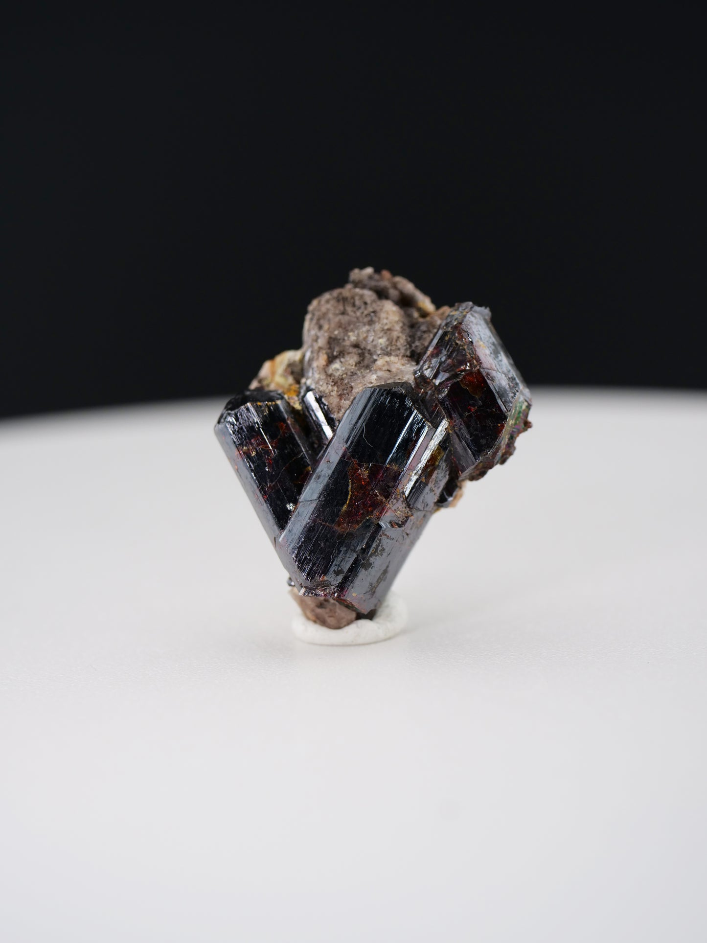 Rutile twin, Ambatofinandrahana, Fianarantsoa Province, Madagascar