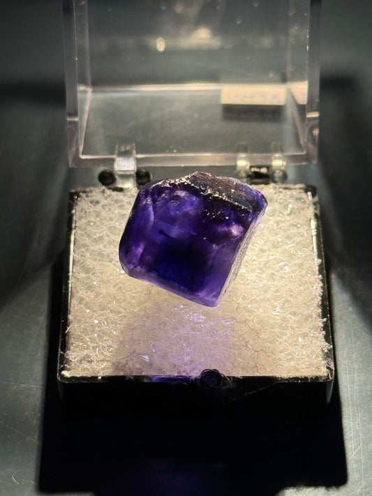 Fluorite (color change), Mandinga Mine, Laguna Brava, Loboy District, Unión Department, Córdoba Province, Argentina.