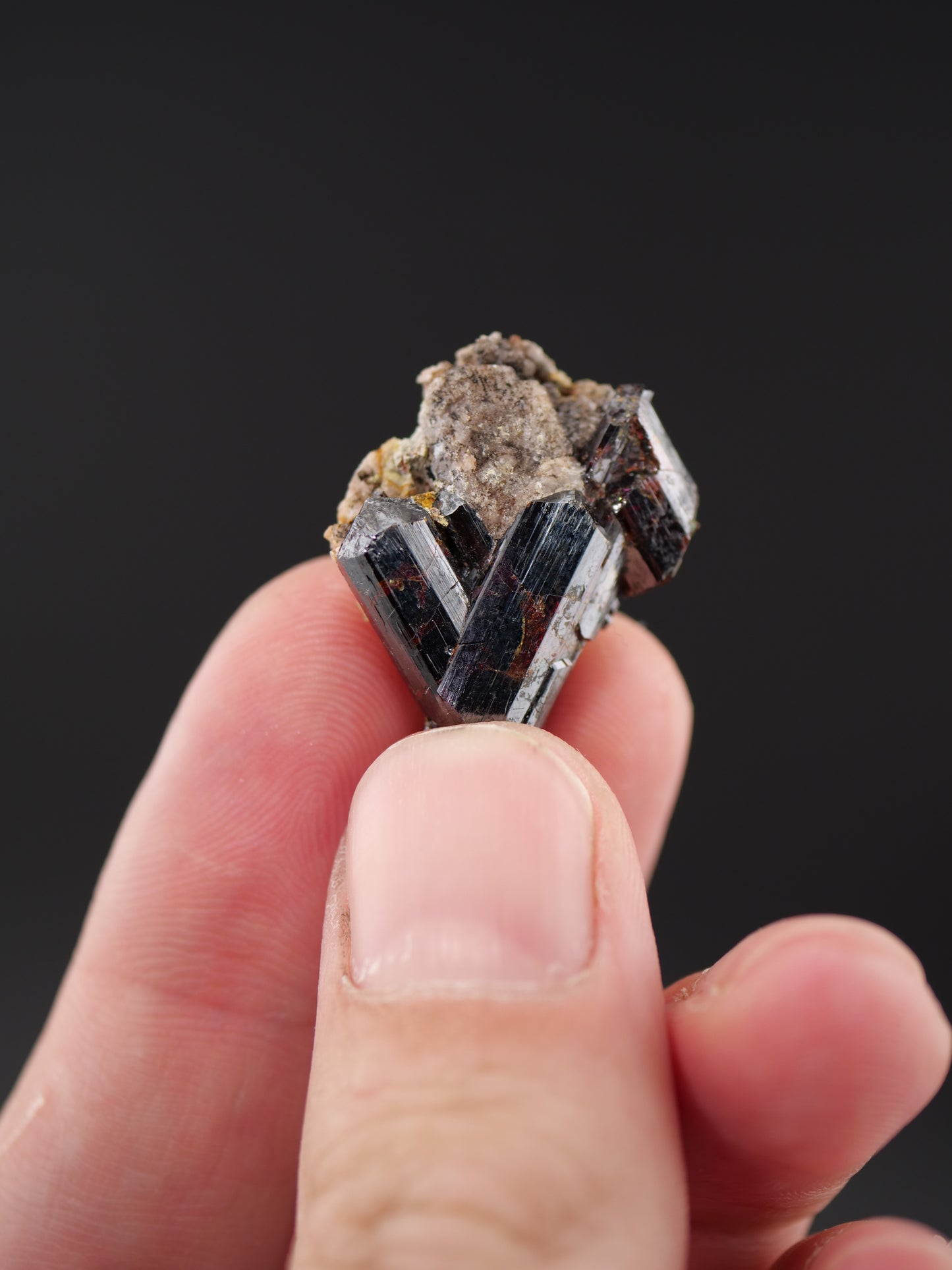 Rutile twin, Ambatofinandrahana, Fianarantsoa Province, Madagascar