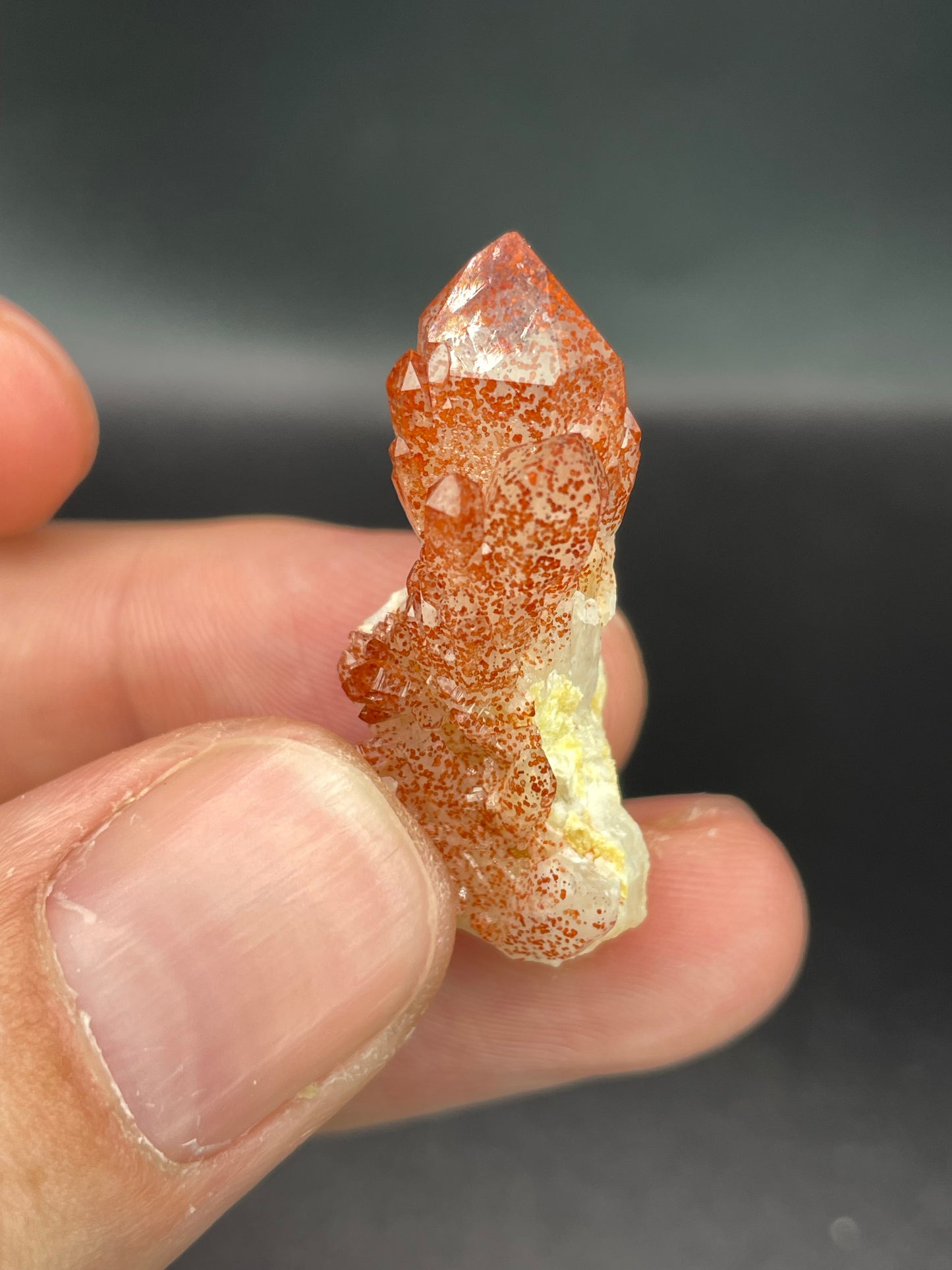 Hematite in Quartz, Échassières, Allier, Auvergne Rhône-Alpes, France