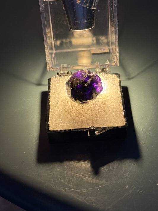 Fluorite (color change), Mandinga Mine, Laguna Brava, Loboy District, Unión Department, Córdoba Province, Argentina.