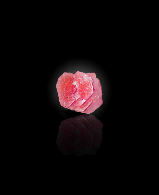 Pezzottaite, Ambovaloza village, Antisrabe, Madagascar.