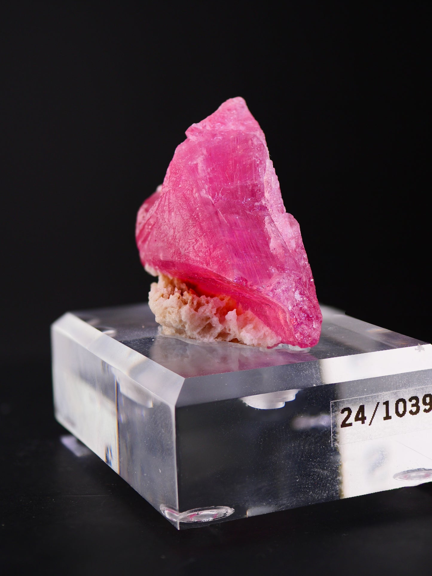 Pezzottaite, Sakavalana mine, Ambatovita, Mandrosonoro area,  Amoron'i Mania Region, Fianarantsoa Province, Madagascar