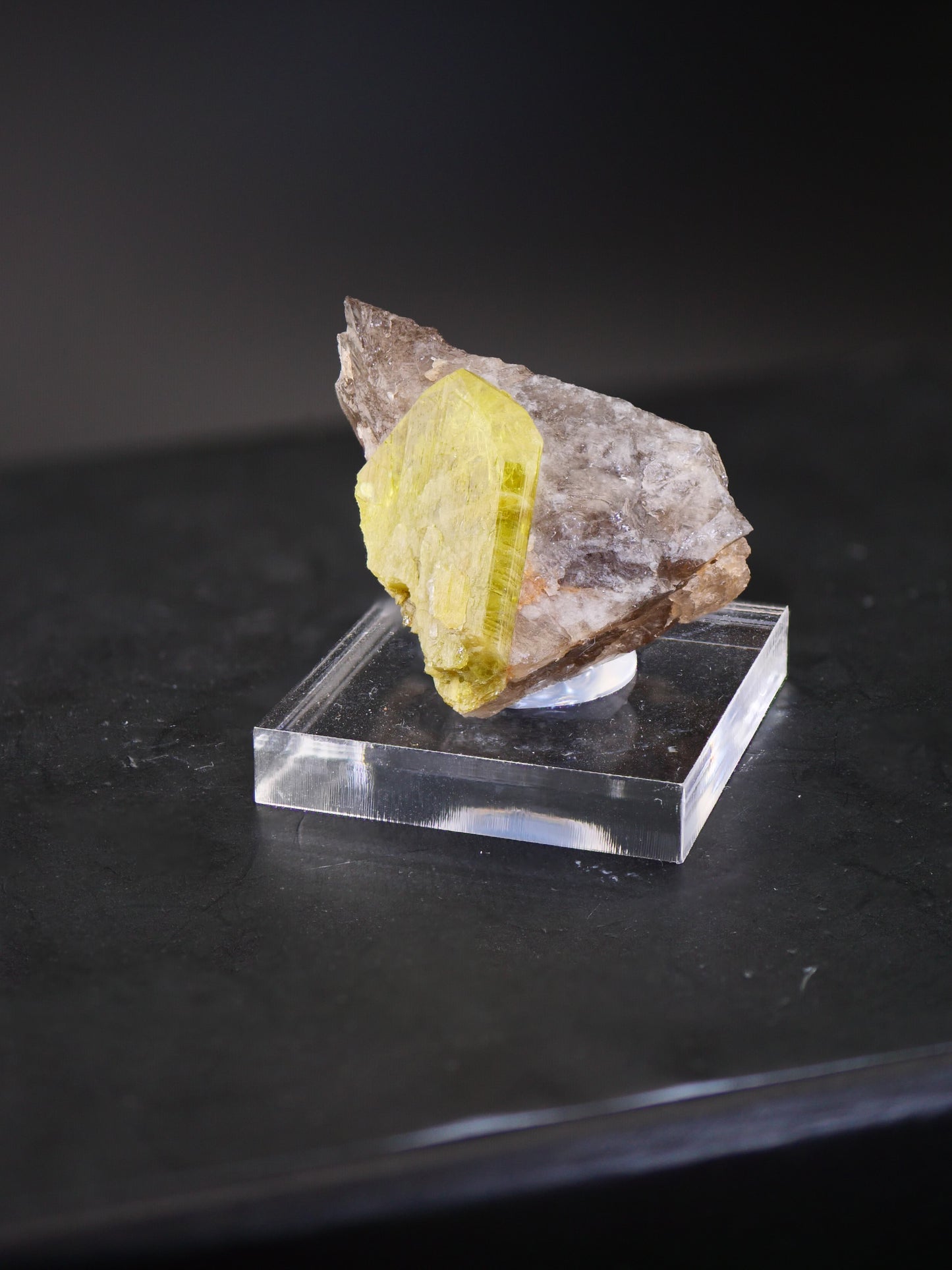 Chrysoberyl on Quartz, Lac Alaotra, Ambatondrazaka District, Alaotra-Mangoro, Madagascar
