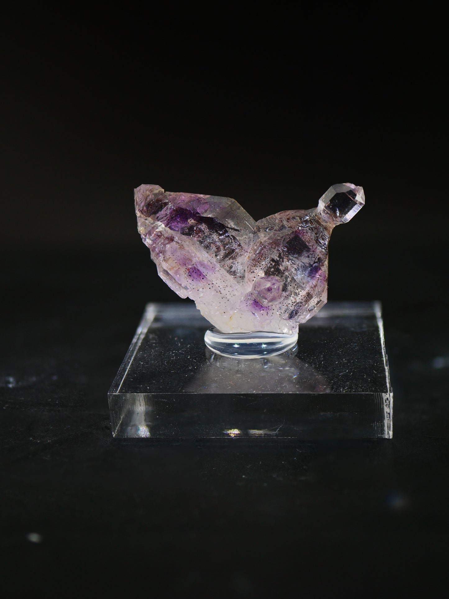 Amethyst Japan Law Twin, Marovoalavo Mine, Andilamena, Madagascar