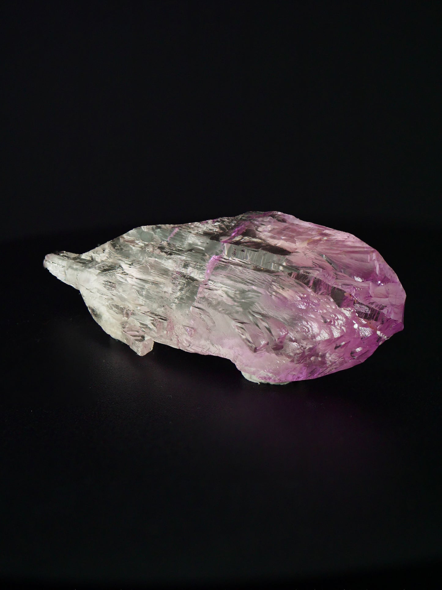 Kunzite, Urucum claim, Conselheiro Pena, Minas Gerais, Brazil