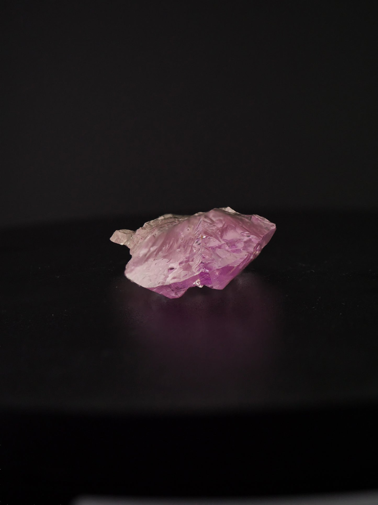 Kunzite, Urucum claim, Conselheiro Pena, Minas Gerais, Brazil