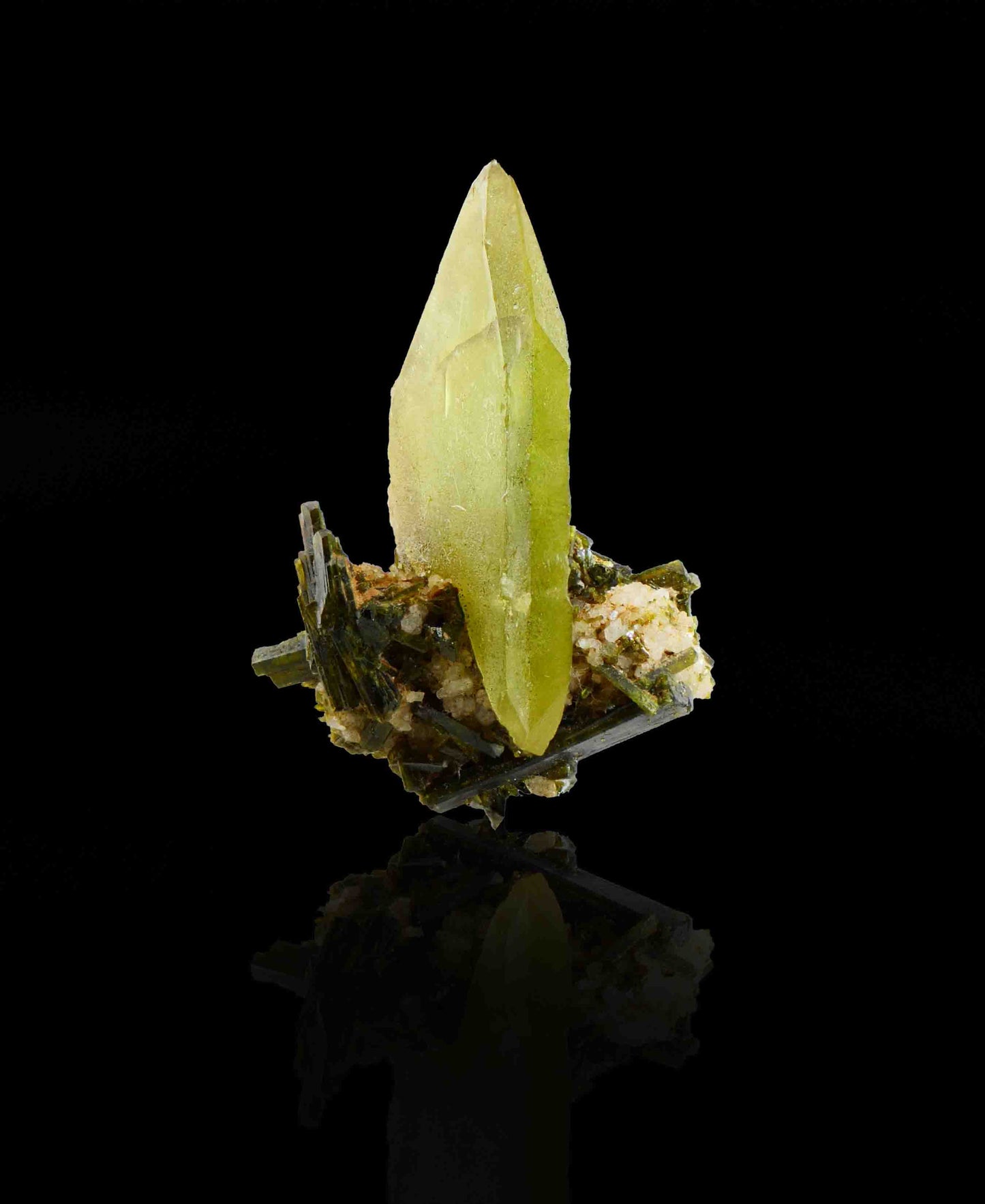 Sphene-Titanite, Daraina, Bohemar, Sava Region, Madagascar