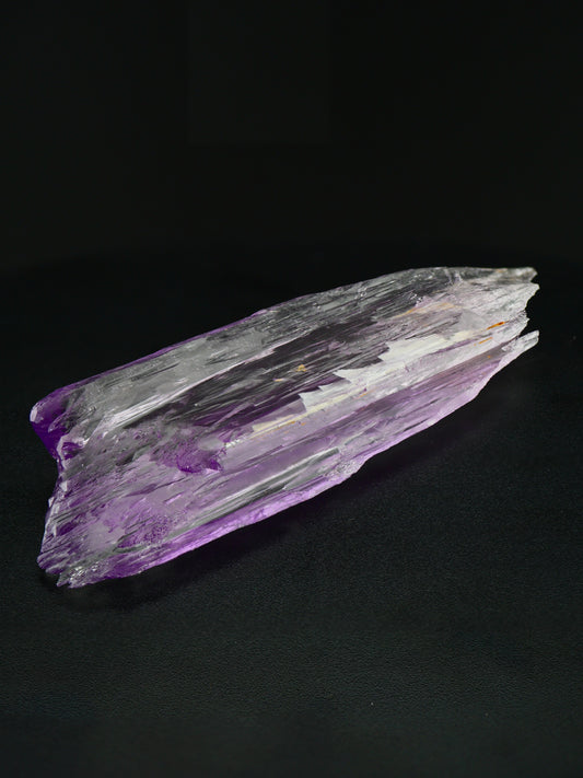 Kunzite, Urucum claim, Conselheiro Pena, Minas Gerais, Brazil