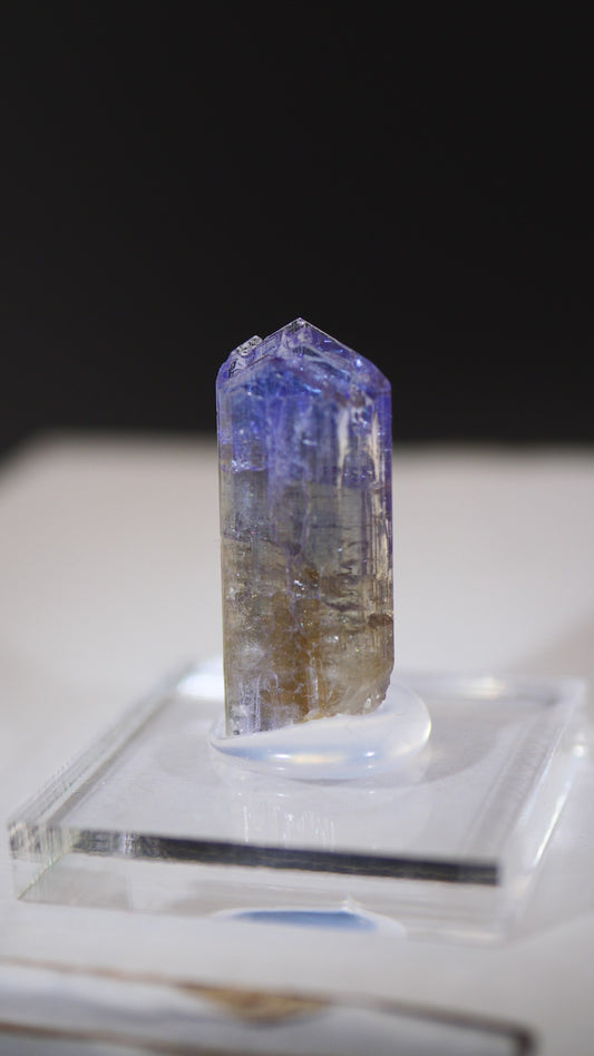 Tanzanite, Merelani Hills, Lelatema Mountains, Tanzania